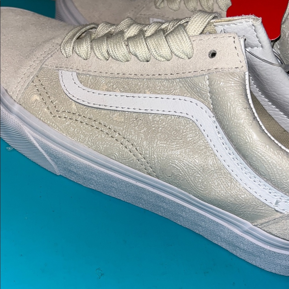 Vans Cream and White Sneakers - Picture 2 of 4